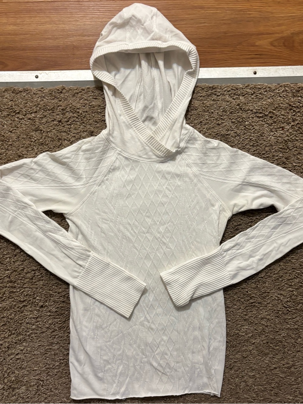 Lululemon Women 4 White Hooded Diamond Design Long Sleeve Stretchy Top Like New
